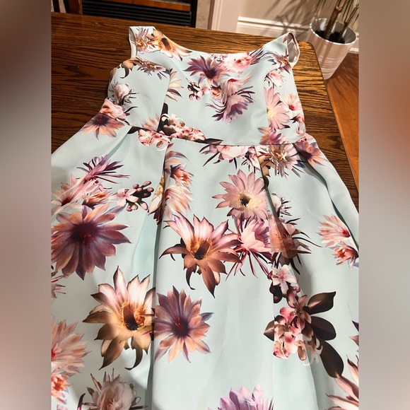 A line dress - Picture 2 of 4